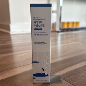 Round Lab Birch Juice Moisturizing UV Lock Korean Sunscreen NIB